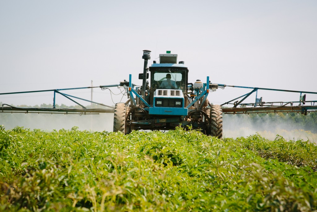 Farm Field Weed Sprayer | Exclusive Commercial Photographer - Eau ...